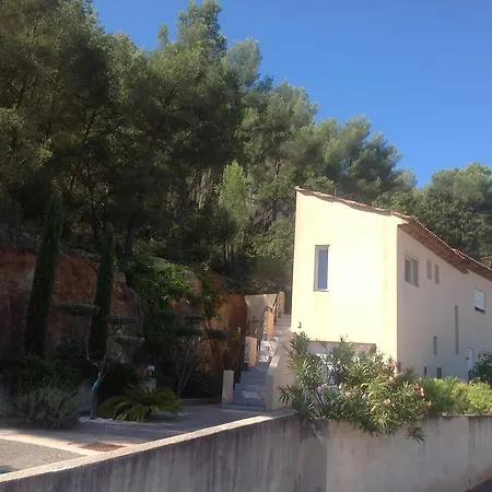 Habitación en casa particular La Colline Des Fees Hyères