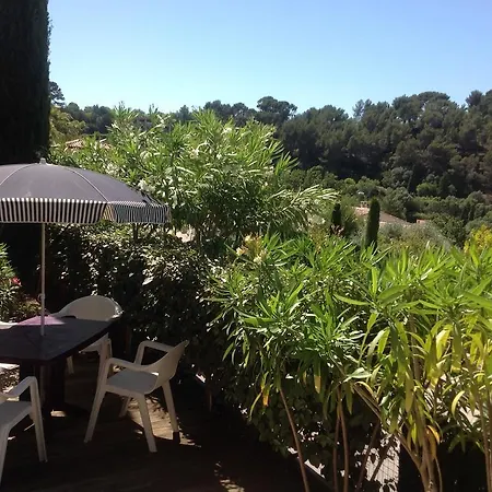 Habitación en casa particular La Colline Des Fees Hyères