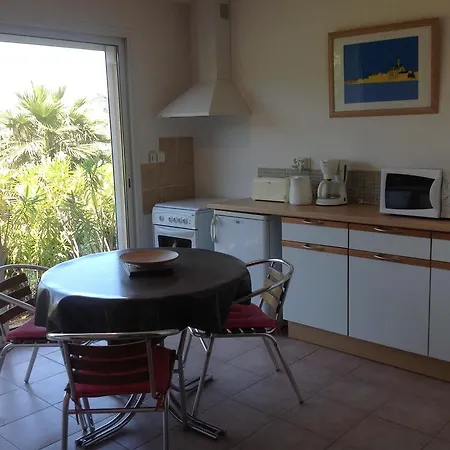 Habitación en casa particular La Colline Des Fees Hyères