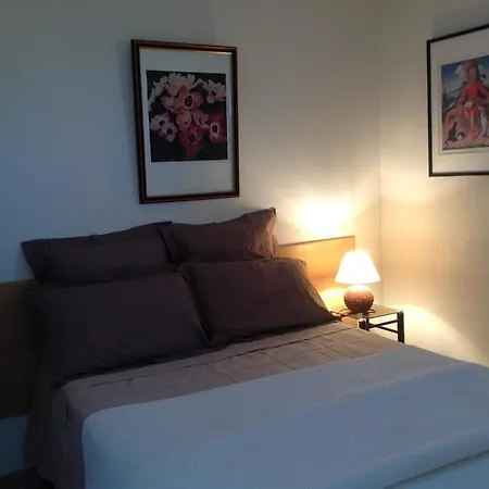 Habitación en casa particular La Colline Des Fees Hyères
